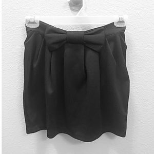 STEVE MADDEN Black Mini Pencil Skirt w/ front Bow